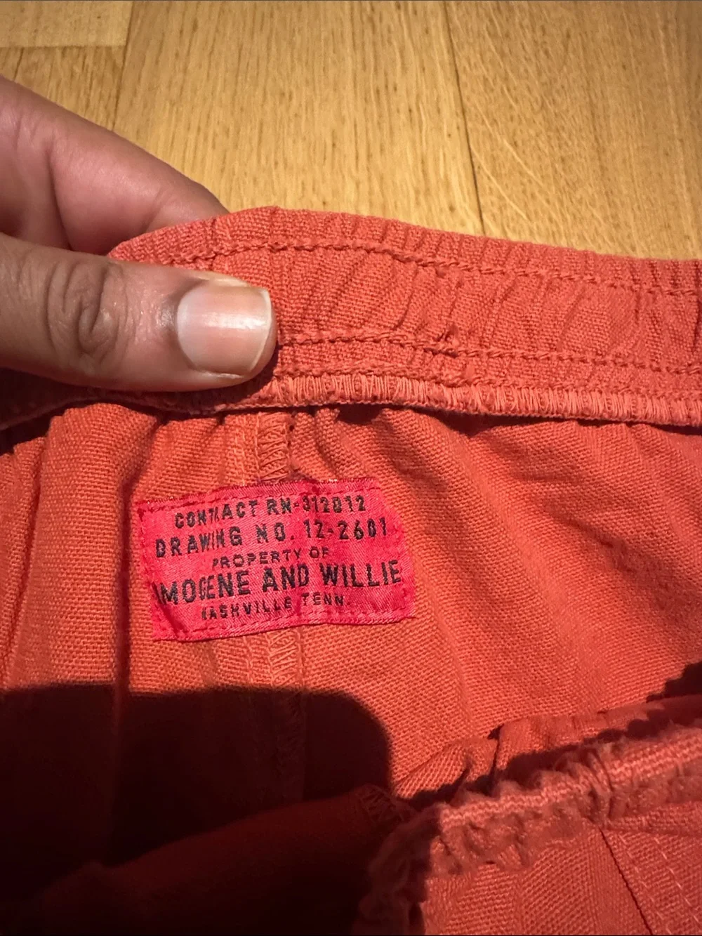 imogene + willie - ventura chore pant in sunfaded red